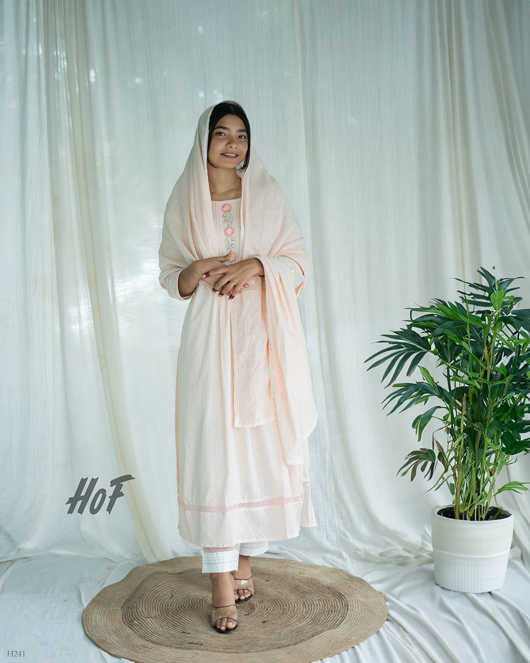 MyHof Baby Pink Suit Set With Floral Embroidery In Cotton