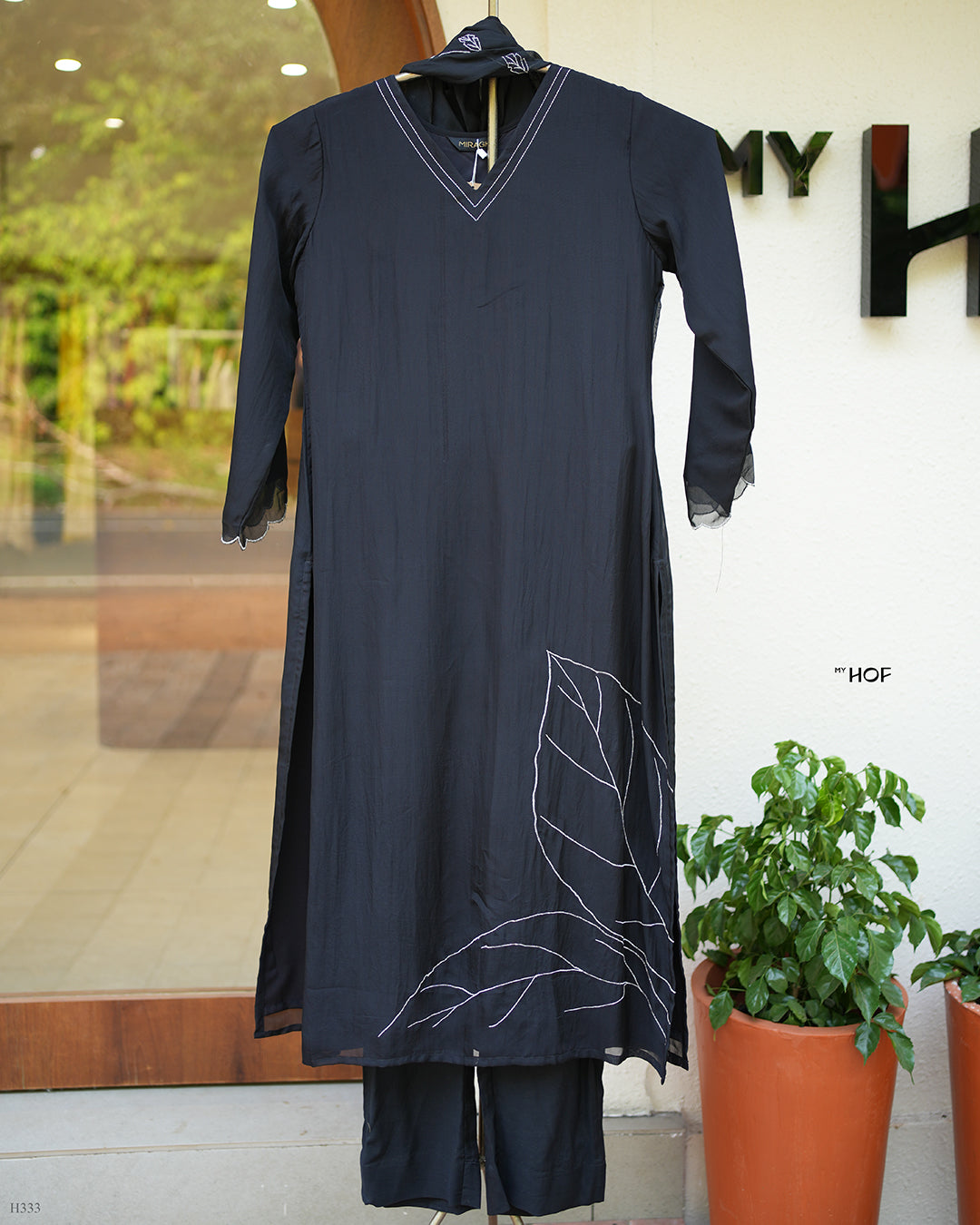 MY HOF Black Suit Set With Leaf Embroidery In Organza