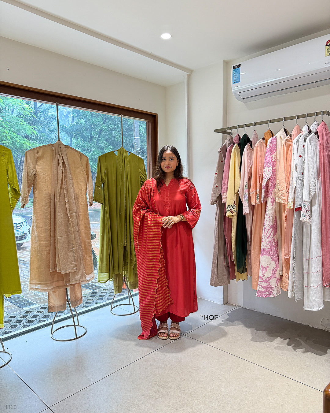 MY HOF Red Suit Set With Floral Zari Embroidery In Muslin
