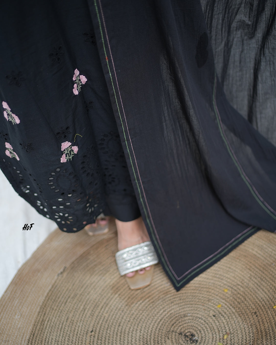 MyHof Black Suit Set With Floral Embroidery In Cotton Hakoba