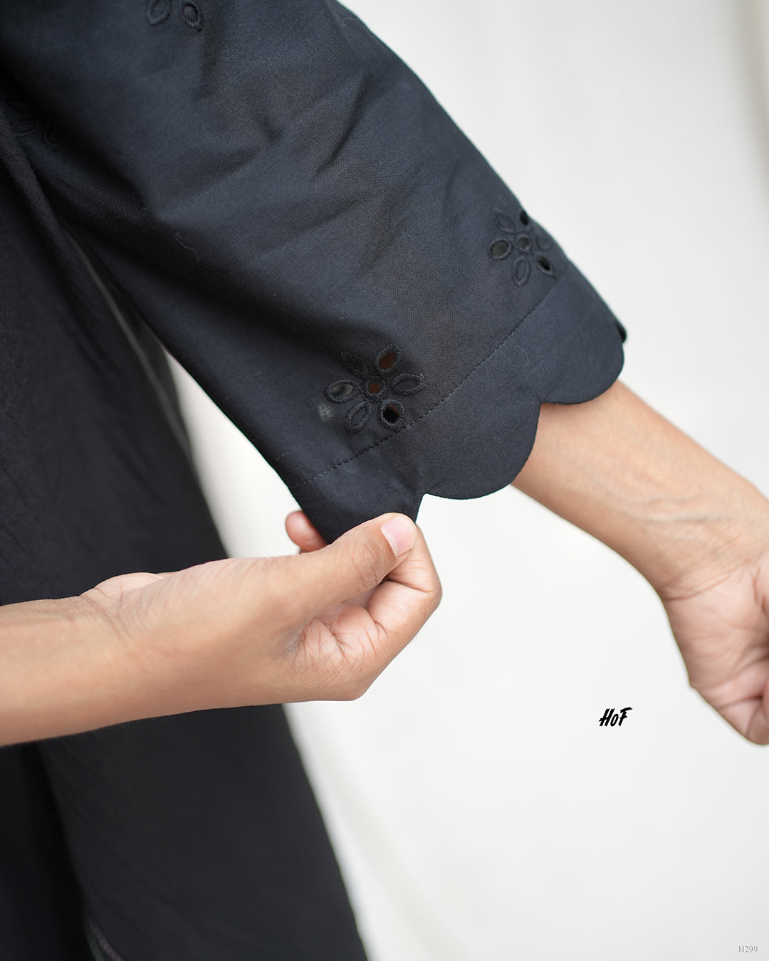 MyHof Black Suit Set With Floral Embroidery In Cotton Hakoba
