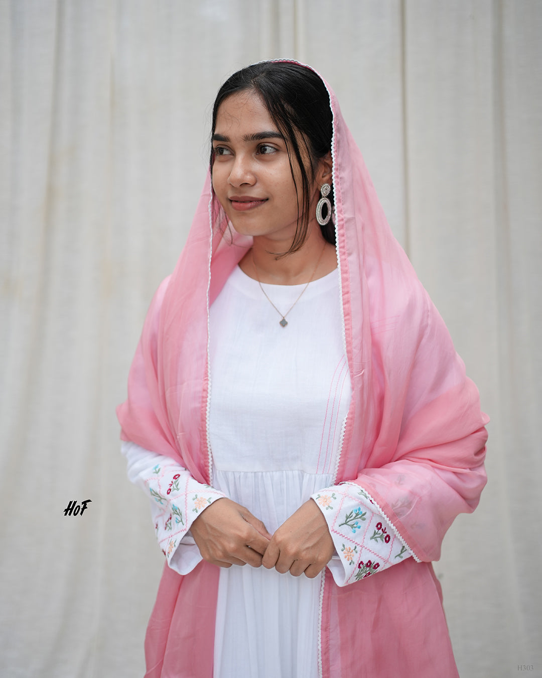 MY HOF White Suit Set With Multi Color Floral Embroidery In Cotton