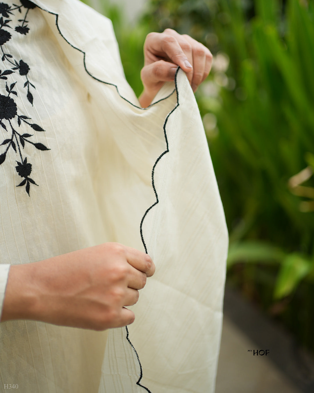 MY HOF Off White Suit Set With Black Floral Embroidery In Cotton