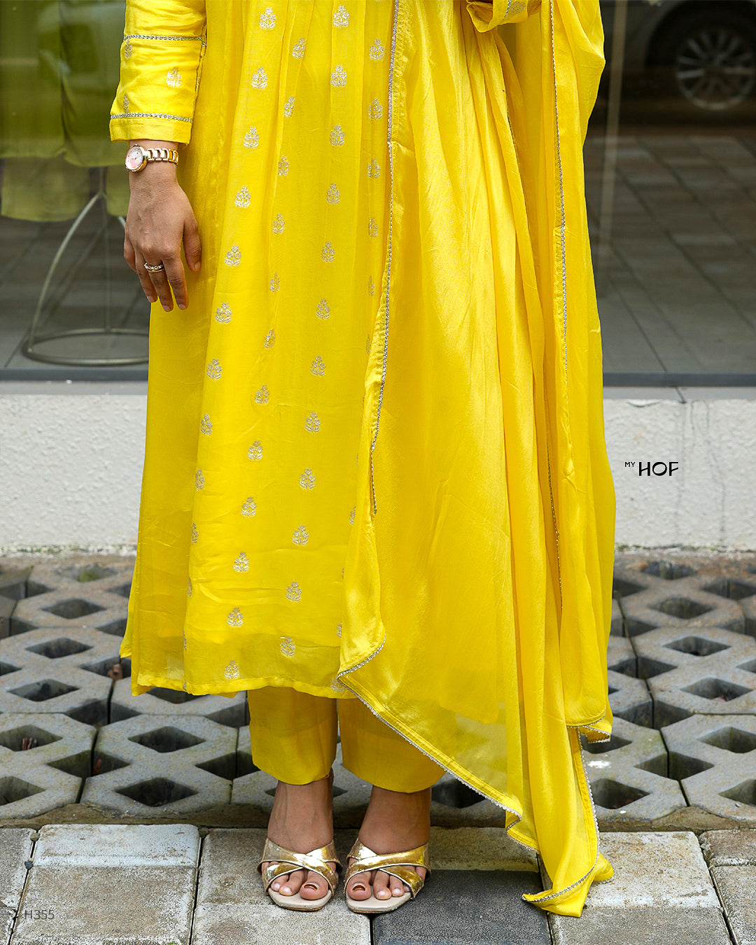 MY HOF Yellow Suit Set With Golden Motives In Crepe