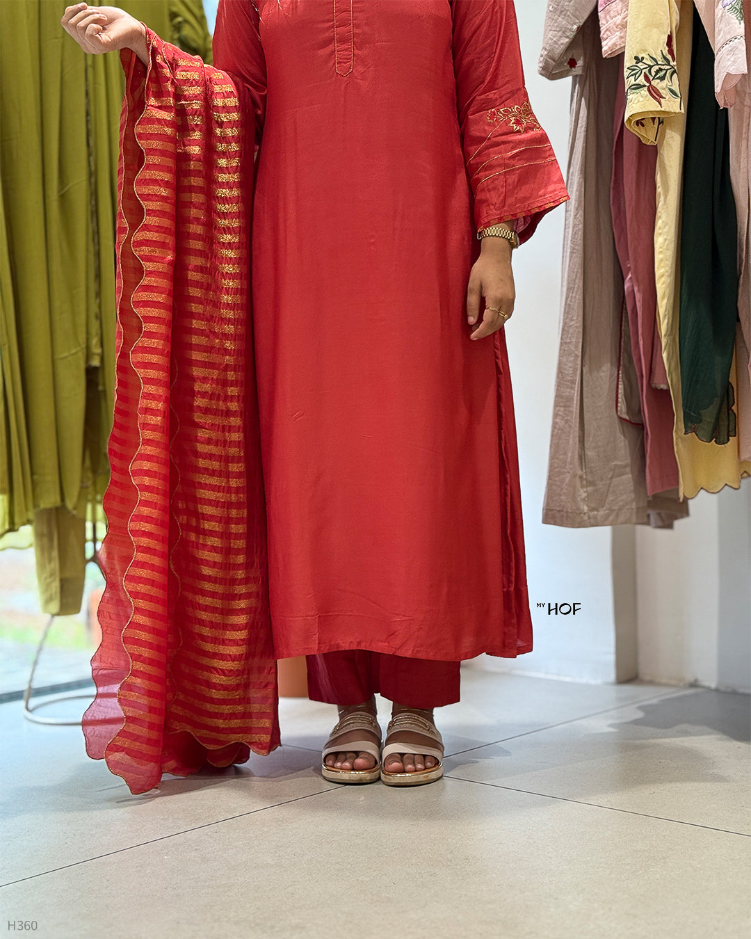 MY HOF Red Suit Set With Floral Zari Embroidery In Muslin