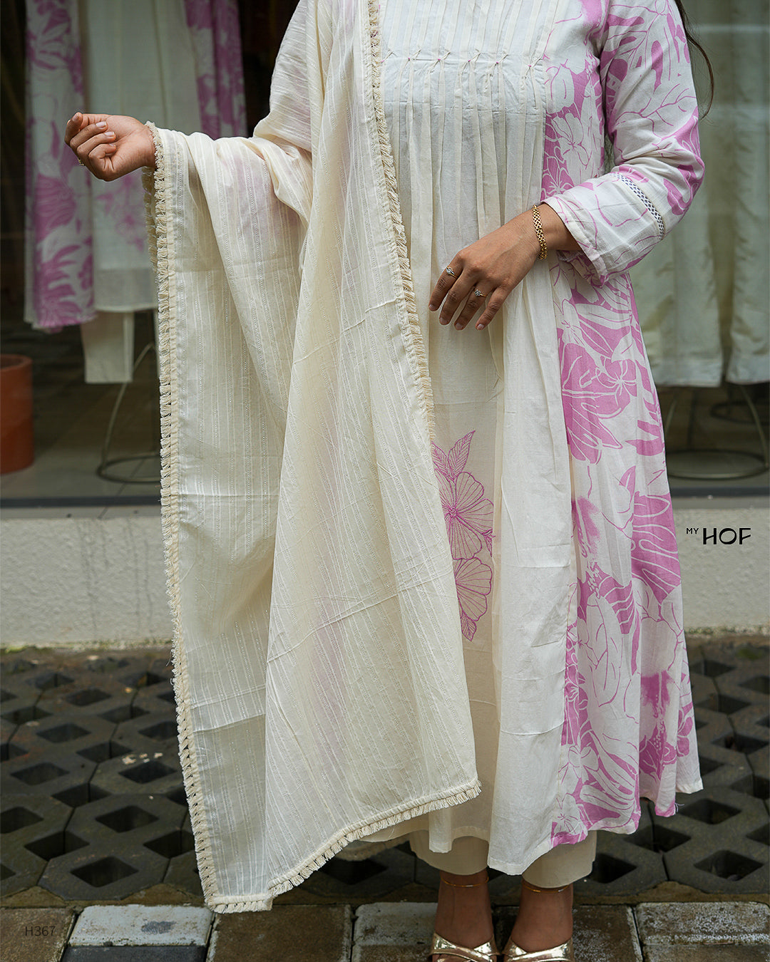 MY HOF Off White Suit Set With Pink Floral Prints In Cotton