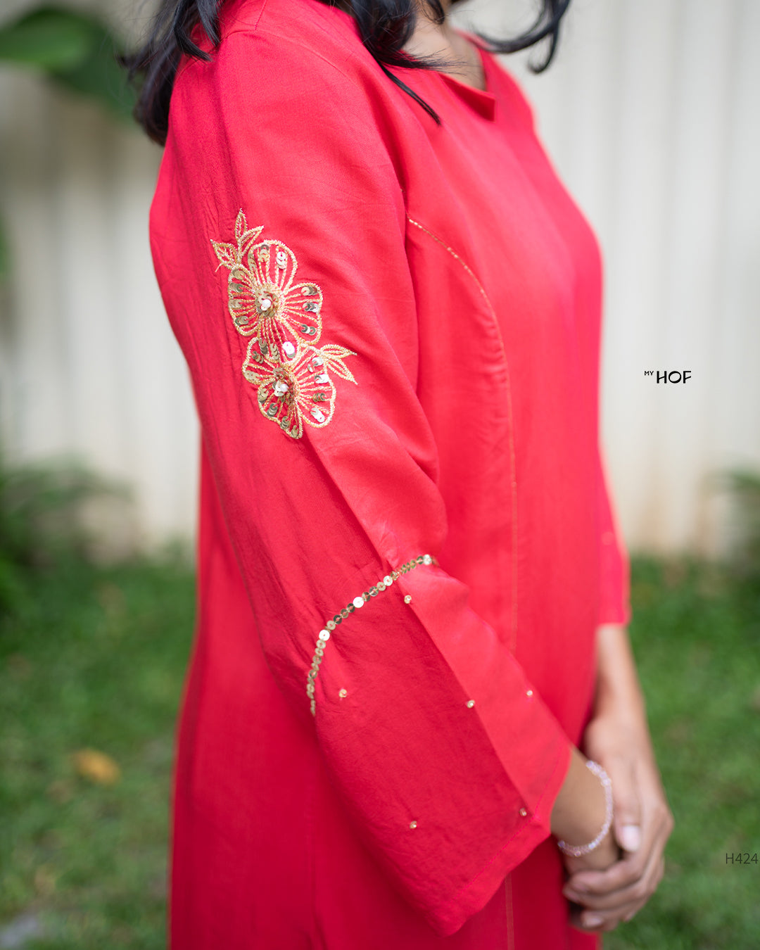 MY HOF Rani Red Suit Set With Hand Embroidery In Muslin