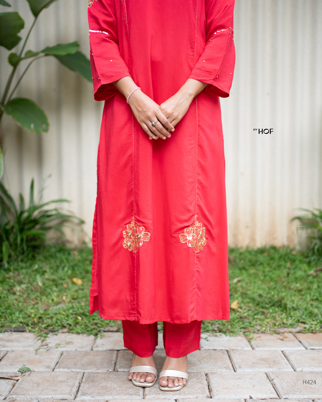 MY HOF Rani Red Suit Set With Hand Embroidery In Muslin