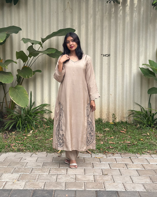 MyHof Chikku Suit Set With Black Embroidery In Muslin