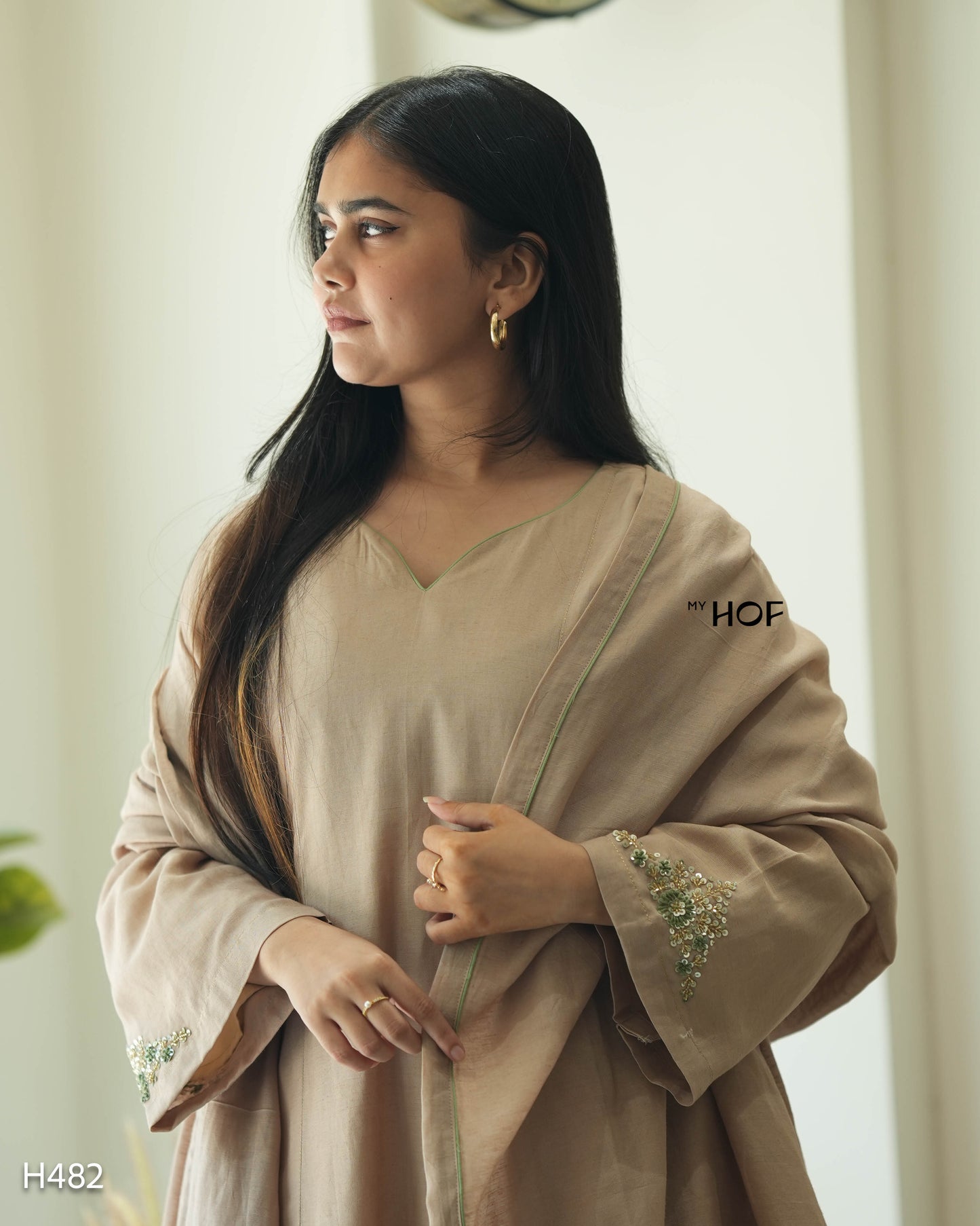 MY HOF Ivory Suit Set With Floral Hand Embroidery In Linen