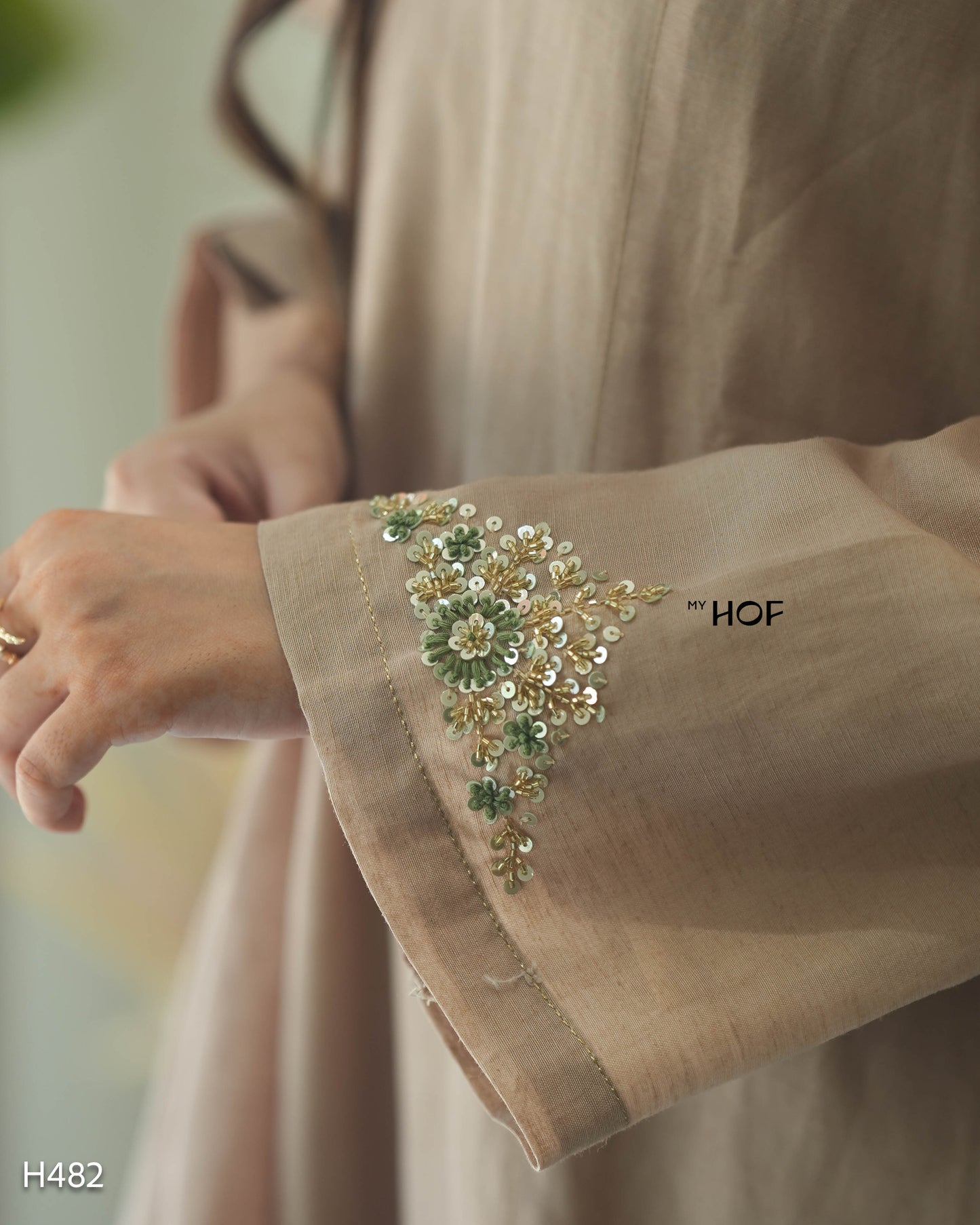 MY HOF Ivory Suit Set With Floral Hand Embroidery In Linen