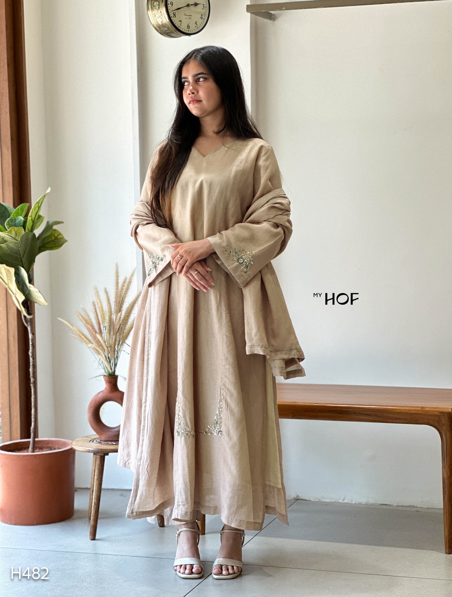 MY HOF Ivory Suit Set With Floral Hand Embroidery In Linen