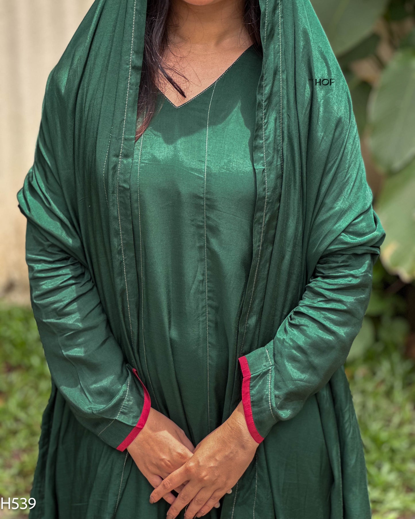 MY HOF Bottle Green Suit Set With Hand Embroidery In Muslin (H539)