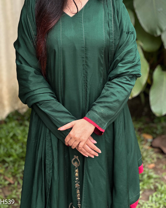 MY HOF Bottle Green Suit Set With Hand Embroidery In Muslin (H539)