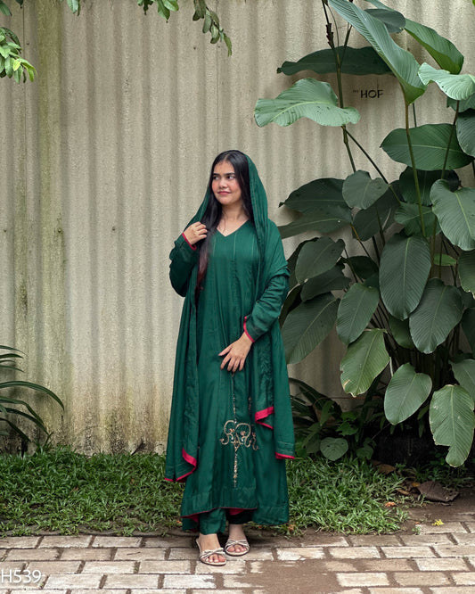 MY HOF Bottle Green Suit Set With Hand Embroidery In Muslin (H539)