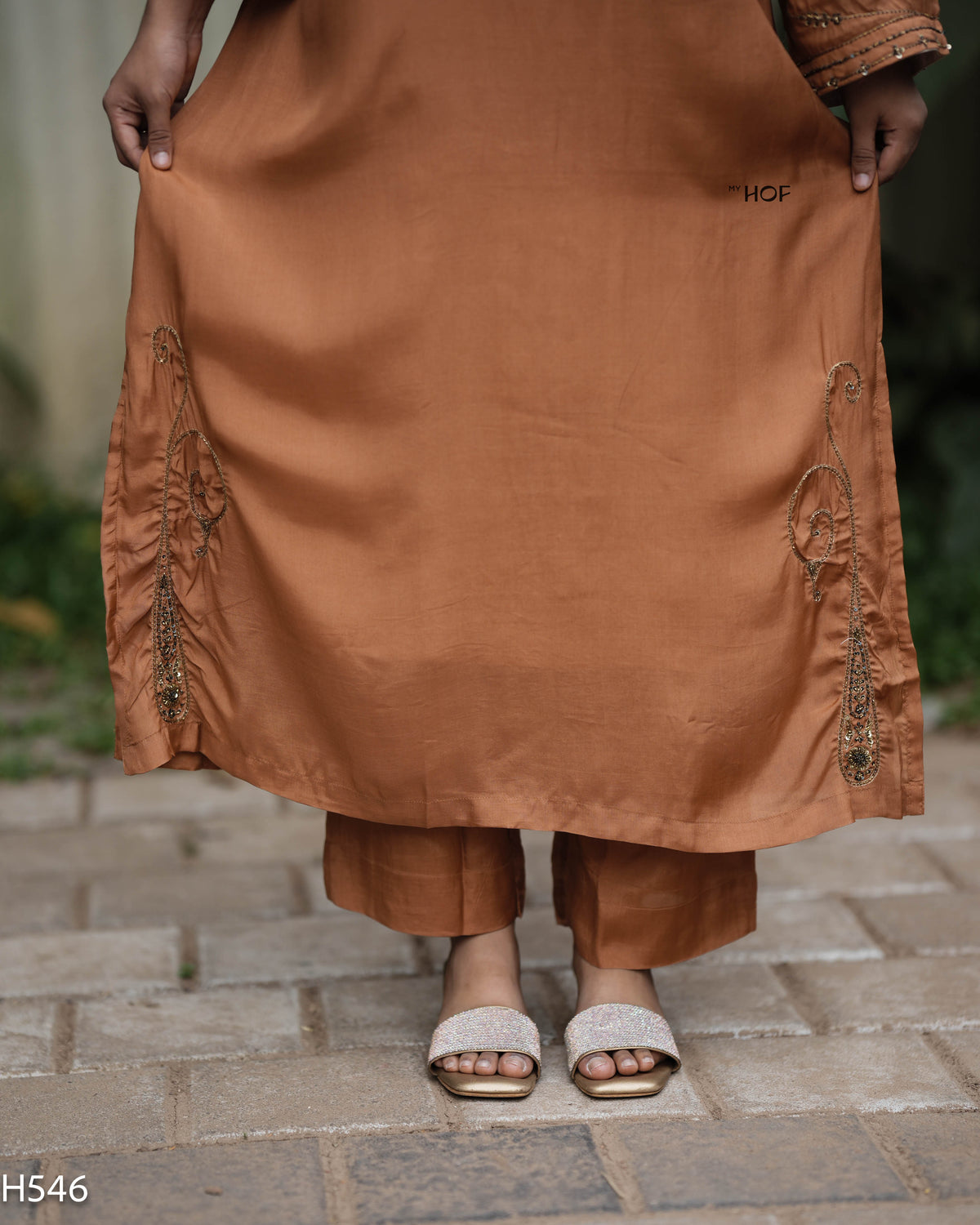 MY HOF Camel Brown Suit Set With Hand Embroidery In Muslin(H546)