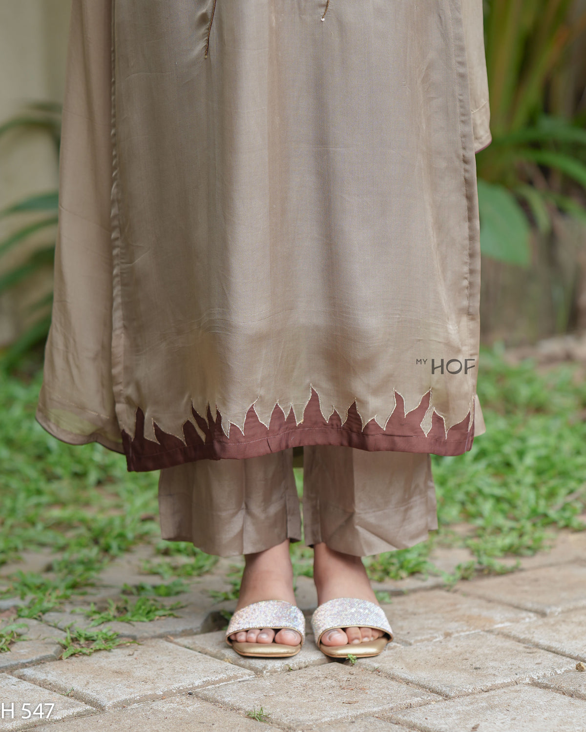 MY HOF Mashroom Grey Suit Set With Brown Contrasting In Organza (H547)