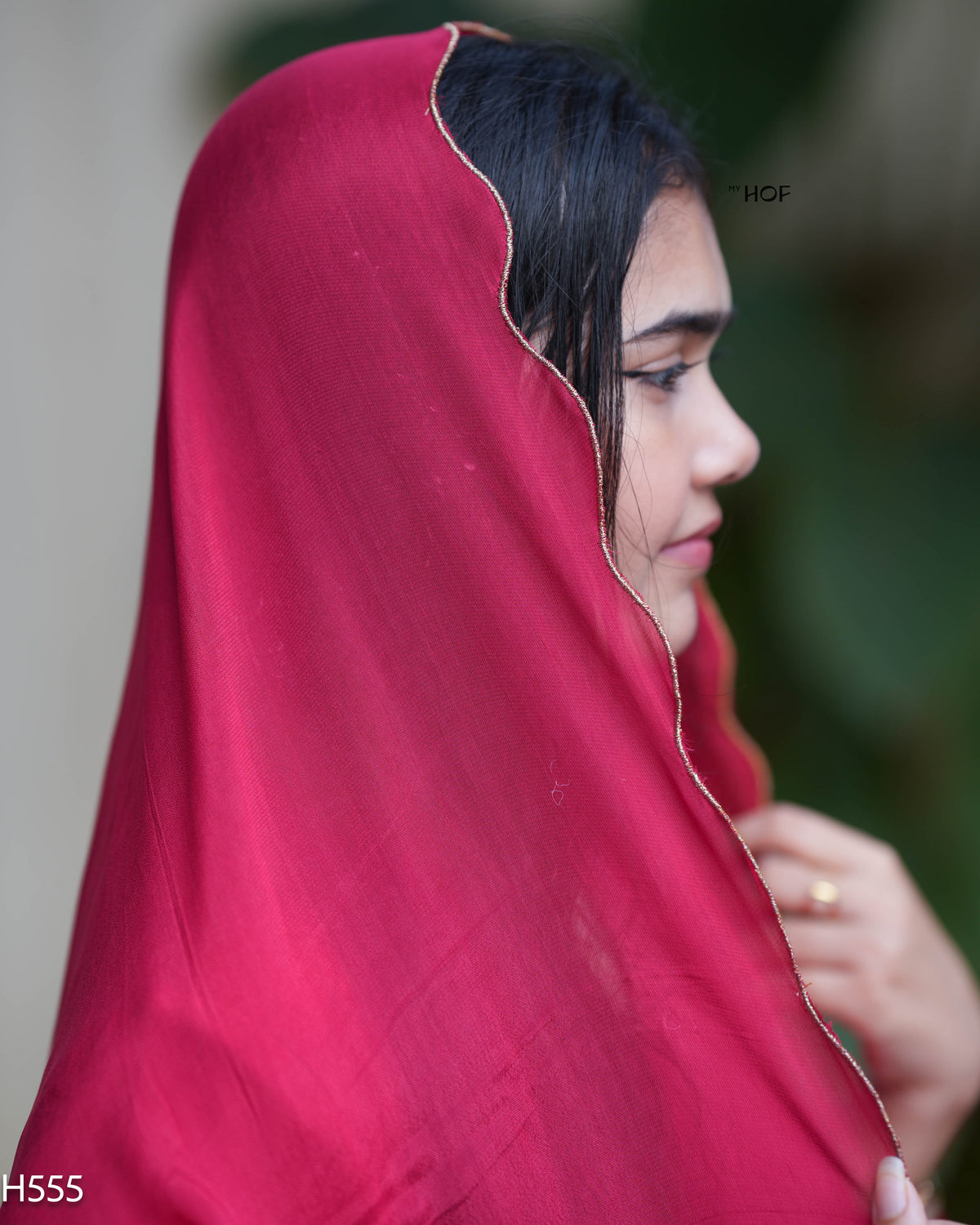 MyHof Rani Red Suit Set With Hand Embroidery In Crepe (H555)