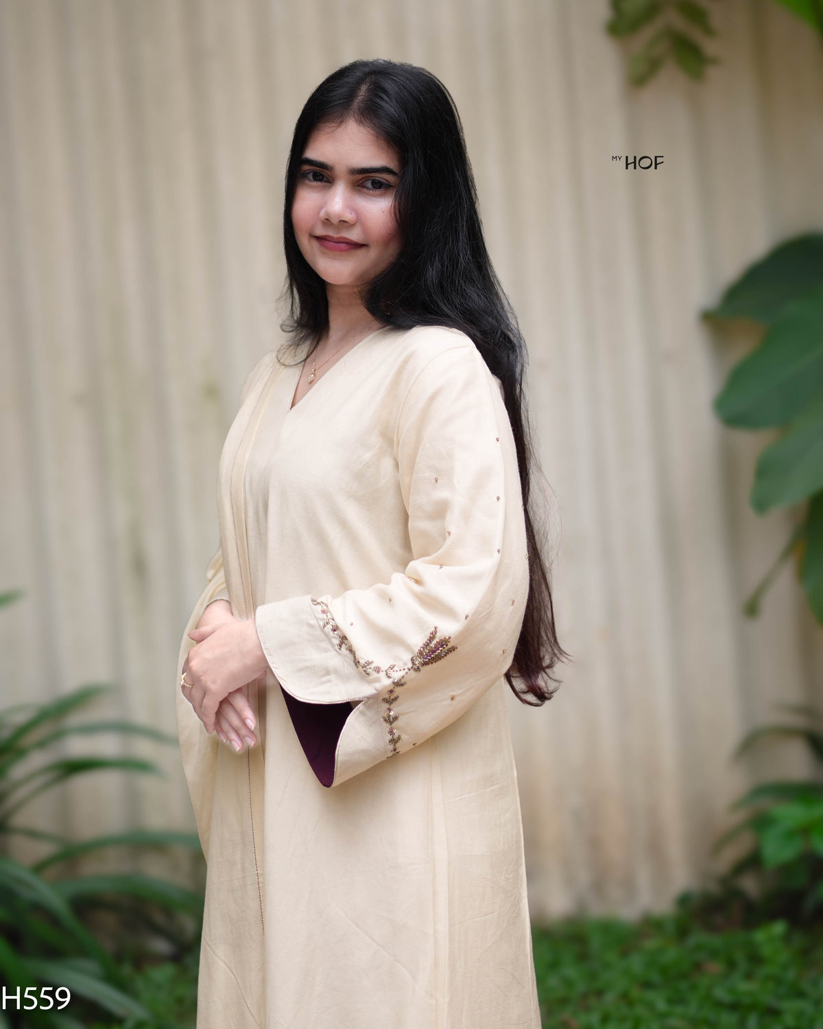 MyHof Off White Suit Set With Hand Embroidery In Linen (H559)